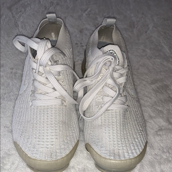 Gently Loved Women's Vapormax White Sneakers by Nike - Picture 8 of 10